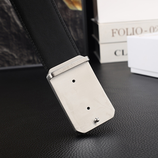 ヴェルサーチ 新モデルクラシックなメンズパンチングベルト