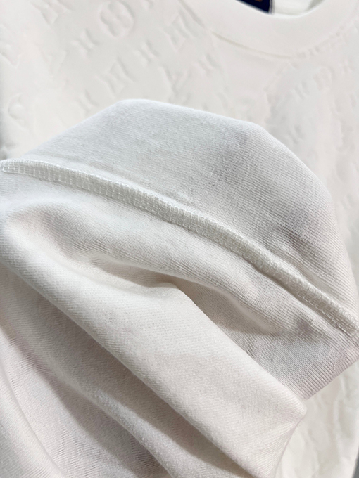 ルイヴィトンブランドスーパーコピー クラシックな全面モノグラムクローバーロゴジャカード半袖Tシャツ