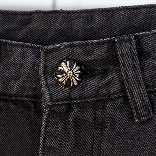 クロムハーツブランドコピー ウォッシュを施した新しいブラックレザーのロガーヘッドクロスパッチワークワークジーンズ