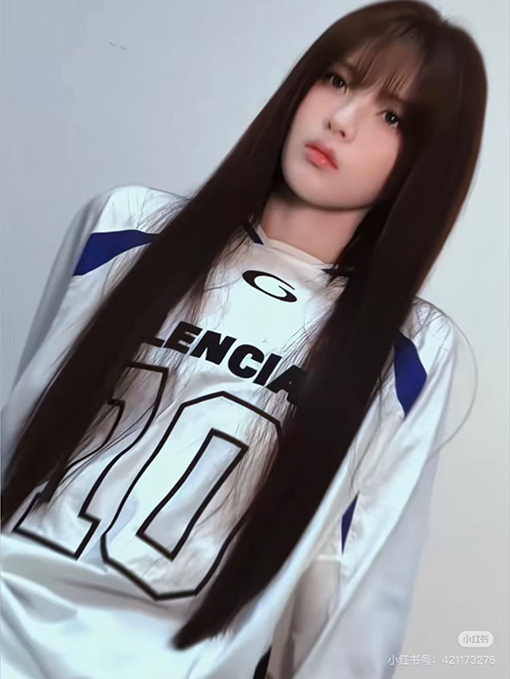 バレンシアガ BALENCIAGA NBA とのコラボレーションによるカラーブロックデザインの長袖シャツ