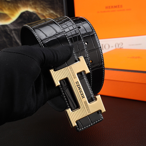 エルメス 新モデルメンズパンチングベルト