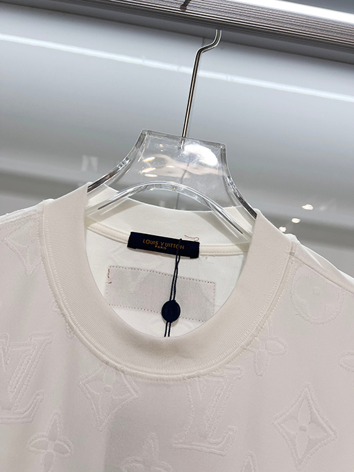 ルイヴィトン クラシックな全面モノグラムクローバーロゴジャカード半袖Tシャツ