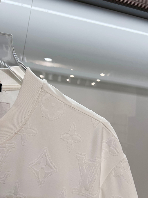 ルイヴィトン クラシックな全面モノグラムクローバーロゴジャカード半袖Tシャツ