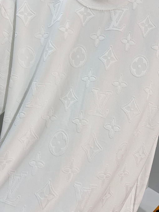 ルイヴィトン クラシックな全面モノグラムクローバーロゴジャカード半袖Tシャツ