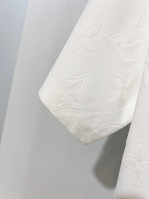 ルイヴィトン クラシックな全面モノグラムクローバーロゴジャカード半袖Tシャツ