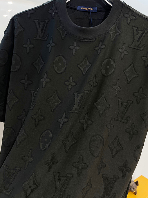 ルイヴィトン クラシックな全面モノグラムクローバーロゴジャカード半袖Tシャツ