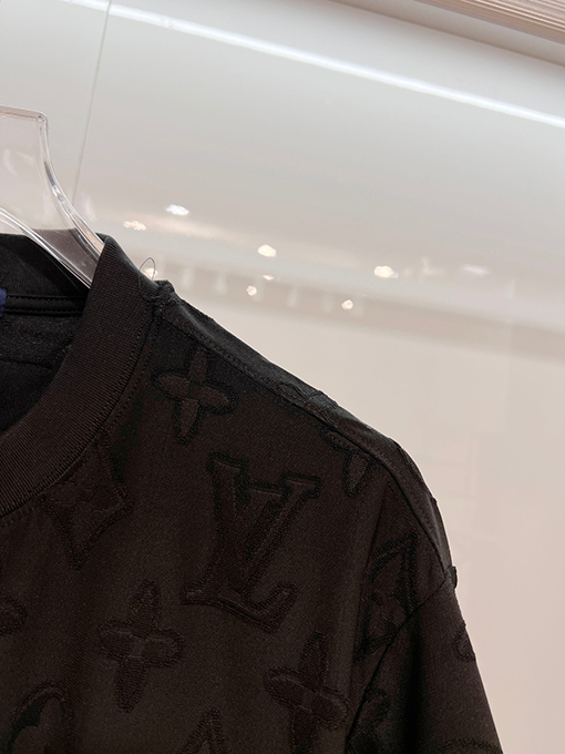 ルイヴィトン クラシックな全面モノグラムクローバーロゴジャカード半袖Tシャツ