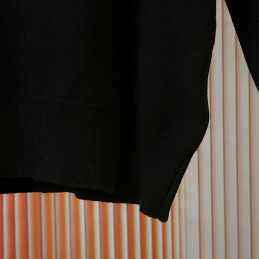 フェンディ FENDl 秋と冬に人気のクルーネックニットセーター