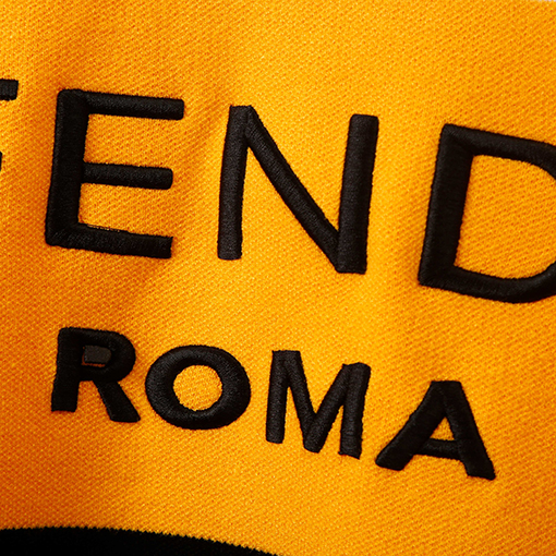 フェンディ FENDl 秋と冬に人気のクルーネックニットセーター