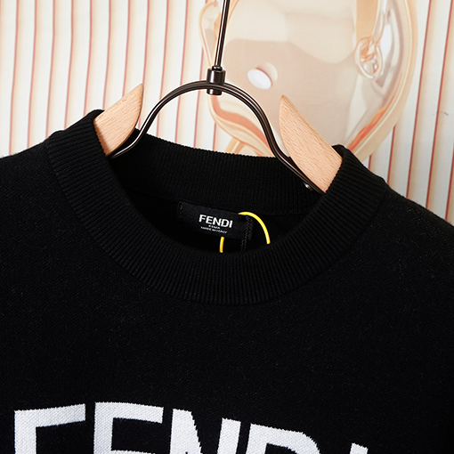 フェンディブランドスーパーコピー FENDl 人気のロゴジャカードニットクルーネックセーター