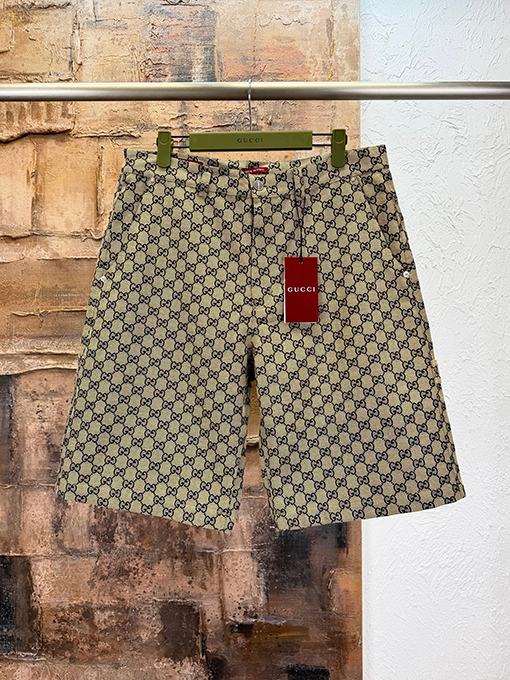 グッチ キャンバス地のカーゴショーツ