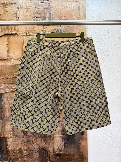 グッチ キャンバス地のカーゴショーツ