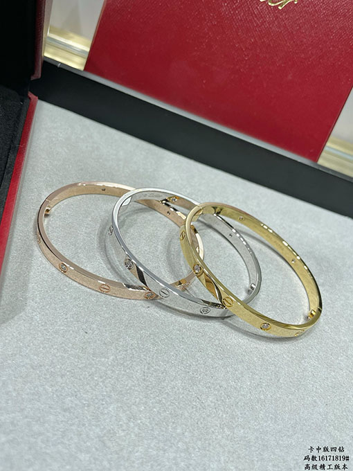 カルティエコピー 中国版の4ダイヤモンド LOVEブレスレット
