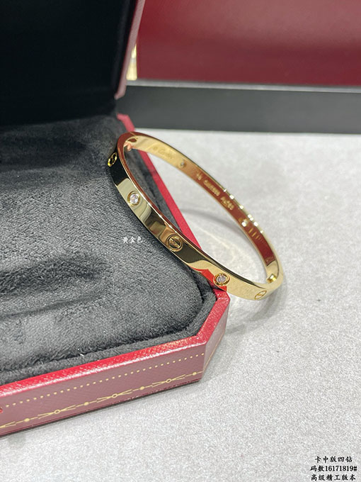 カルティエコピー 中国版の4ダイヤモンド LOVEブレスレット
