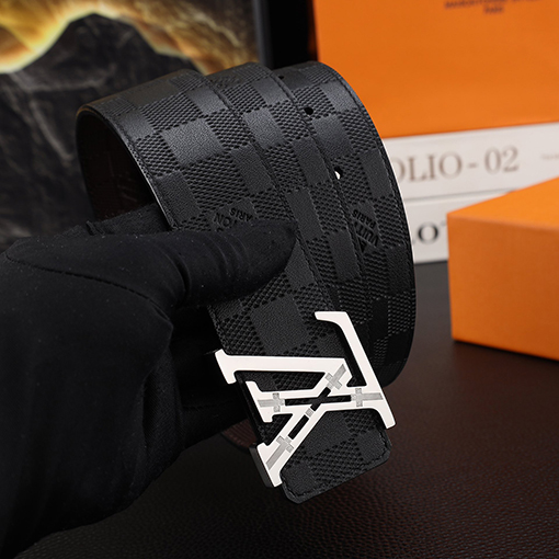 ルイヴィトンスーパーコピー 新モデルクラシックなメンズパンチングベルト