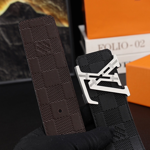 ルイヴィトンスーパーコピー 新モデルクラシックなメンズパンチングベルト