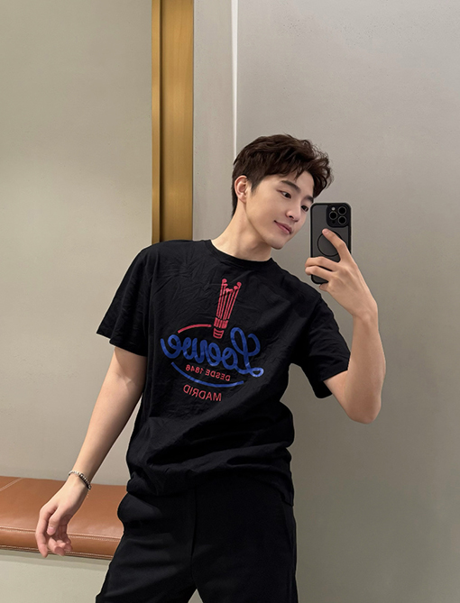 ロエベコピー 春のファッションショーラウンドネック半袖Tシャツ