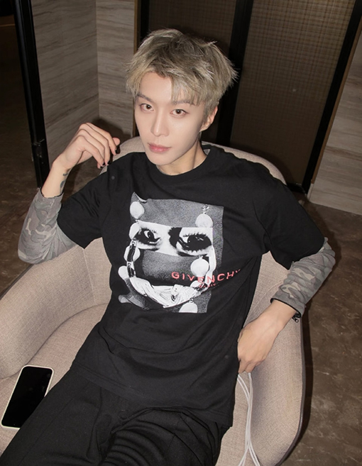 ジバンシイ Givenchy 目プリント入りクルーネック半袖Tシャツ