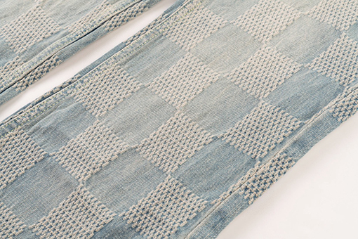 ルイヴィトン チェック柄のフレアジーンズ