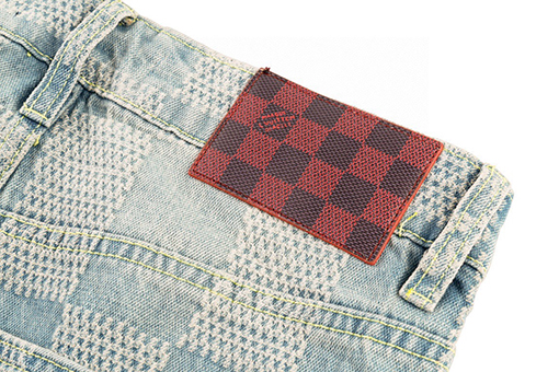 ルイヴィトン チェック柄のフレアジーンズ