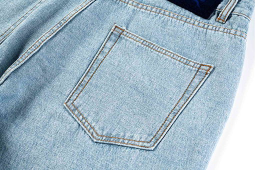 バーバリーブランドスーパーコピー ウォーホースプリントパッチ付きヴィンテージウォッシュドデニムジーンズ