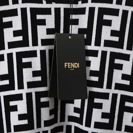 フェンディ 秋冬ジャカード織りラウンドネックニットセーター