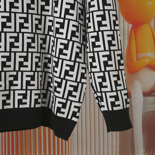 フェンディ 新モデルフルレングスのダブルFラウンドネックニットセーター
