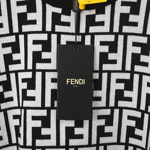 フェンディ 新モデルフルレングスのダブルFラウンドネックニットセーター