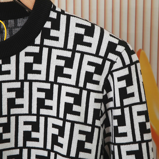 フェンディ 新モデルフルレングスのダブルFラウンドネックニットセーター