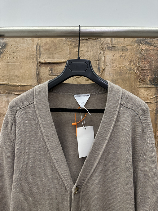ボッテガヴェネタブランドコピー 新モデルパッチワークのカシミヤ混ニットカーディガン