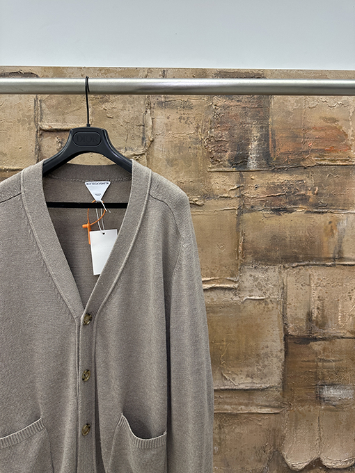 ボッテガヴェネタブランドコピー 新モデルパッチワークのカシミヤ混ニットカーディガン