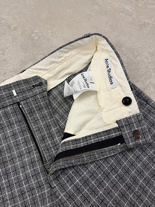 アクネストゥディオズ ウールのチェック柄ズボン