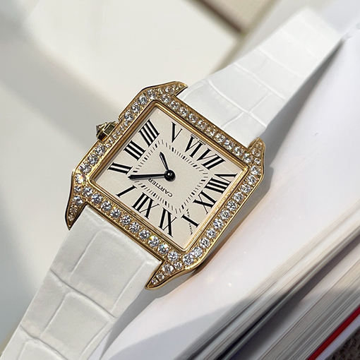 カルティエコピー クラシックなレザーストラップ