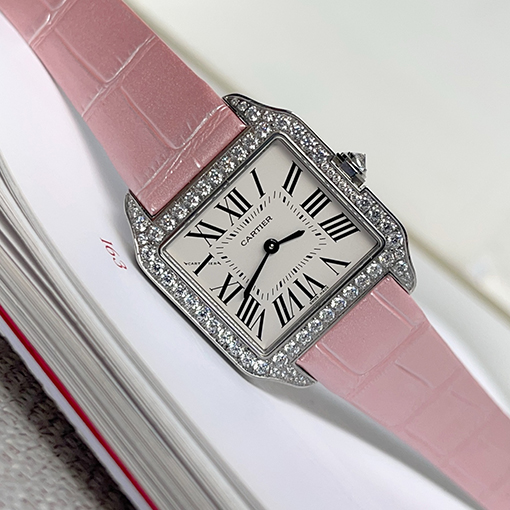 カルティエ 新モデルクラシックなレザーストラップ