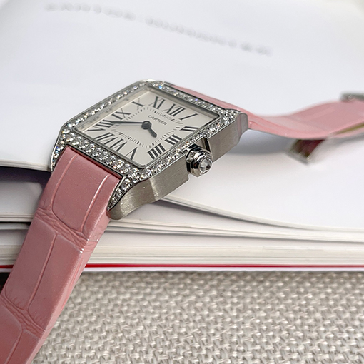 カルティエ 新モデルクラシックなレザーストラップ