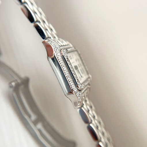 カルティエスーパーコピー レディースパンサーシリーズの腕時計