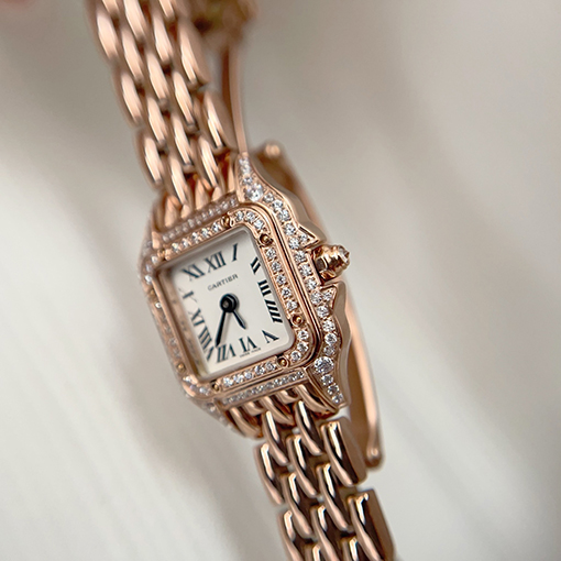カルティエスーパーコピー レディースパンサーシリーズの腕時計