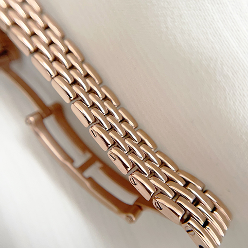 カルティエスーパーコピー レディースパンサーシリーズの腕時計