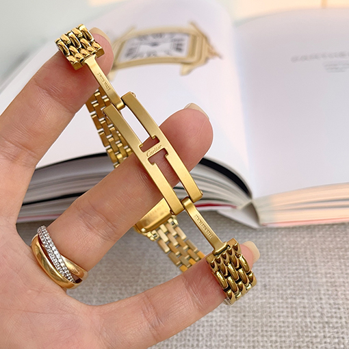 カルティエ 新モデルレディースパンサーシリーズの腕時計