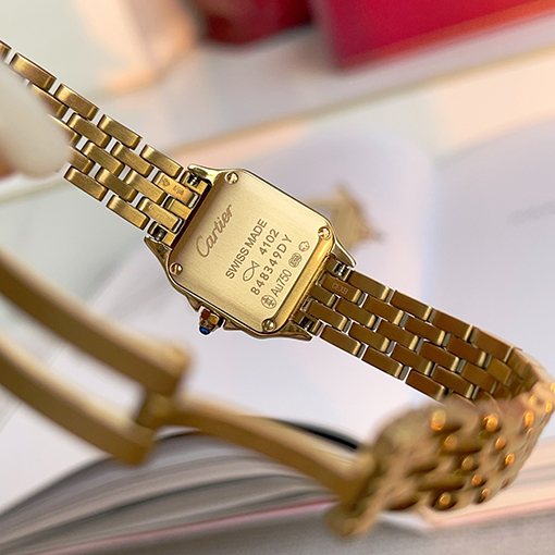 カルティエ 新モデルレディースパンサーシリーズの腕時計