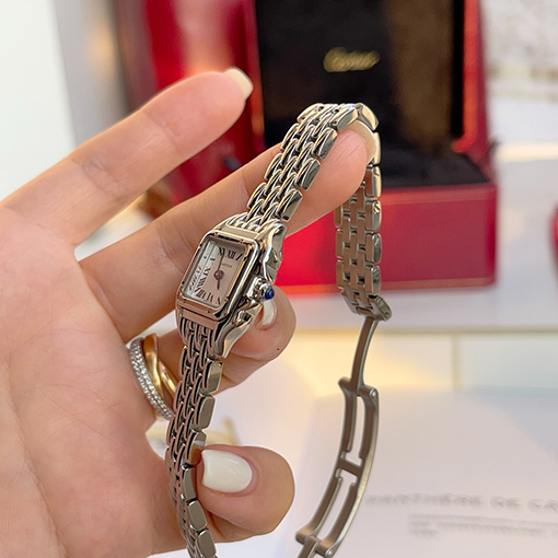 カルティエ 新モデルレディースパンサーシリーズの腕時計