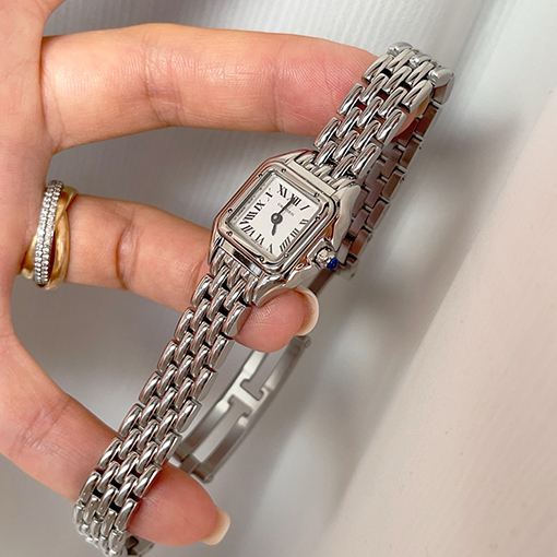 カルティエ 新モデルレディースパンサーシリーズの腕時計