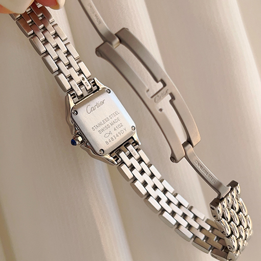 カルティエ 新モデルレディースパンサーシリーズの腕時計