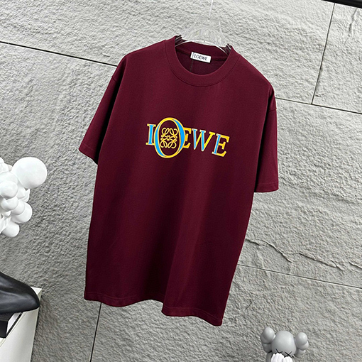 ロエベブランドスーパーコピー LOEWE クラシックなミニマルデザインのレタートーテム厚シリコンロゴ入り半袖Tシャツ