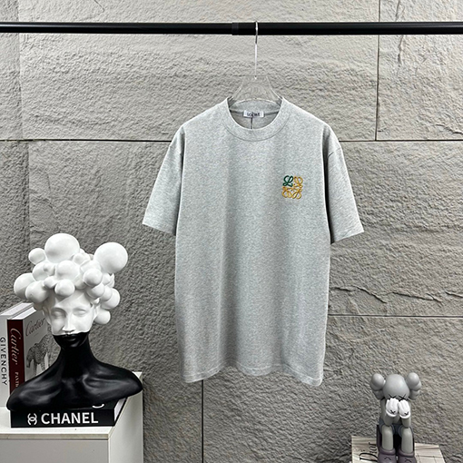 ロエベ クラシックなミニマルデザインのレタートーテム刺繍ロゴ入り半袖Tシャツ