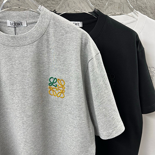 ロエベ クラシックなミニマルデザインのレタートーテム刺繍ロゴ入り半袖Tシャツ