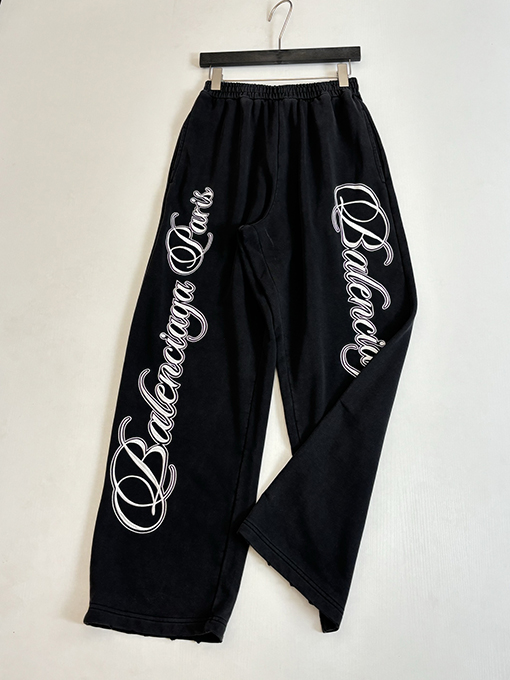 バレンシアガスーパーコピー BALENCIAGA 3B FOOTBALL BAGGY ドライフリースレターロゴ刺繍り伸縮ウエストストレートレッグスウェットパンツ