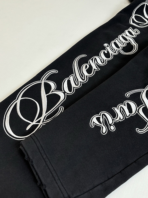 バレンシアガスーパーコピー BALENCIAGA 3B FOOTBALL BAGGY ドライフリースレターロゴ刺繍り伸縮ウエストストレートレッグスウェットパンツ