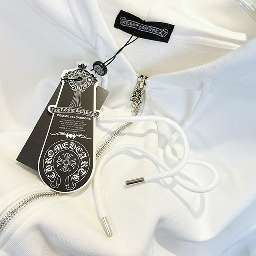 クロムハーツブランドスーパーコピー 大きな舌と麒麟の腕のプリントが入ったジッパー付きフードジャケット