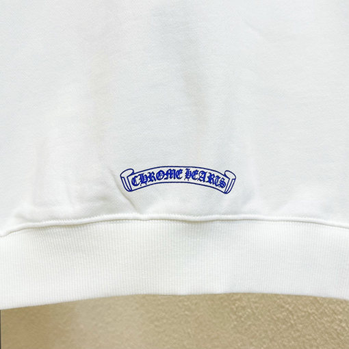 クロムハーツブランドスーパーコピー 大きな舌と麒麟の腕のプリントが入ったジッパー付きフードジャケット